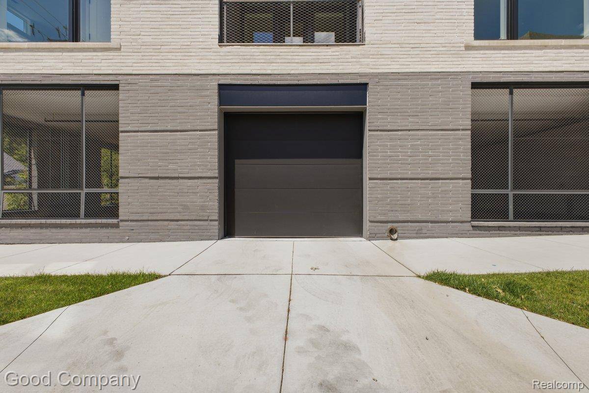 110 Austin AVE #204, Royal Oak, MI 48067