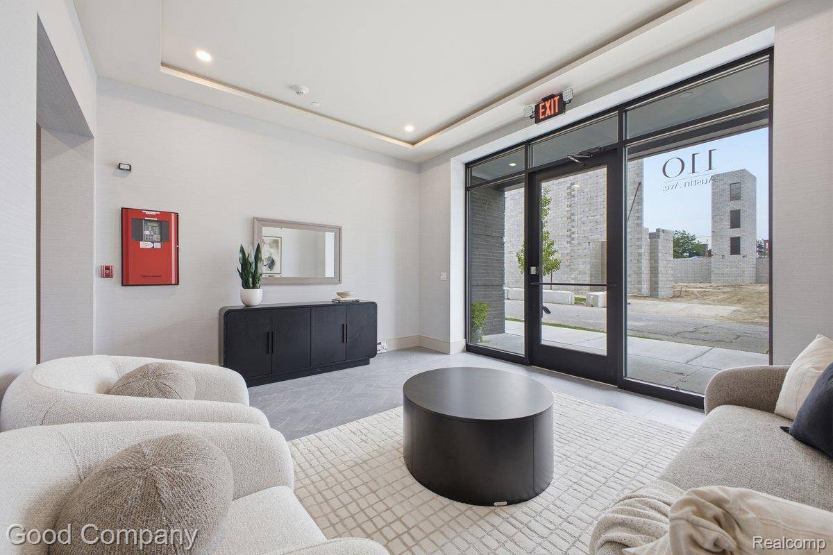 110 Austin AVE #204, Royal Oak, MI 48067