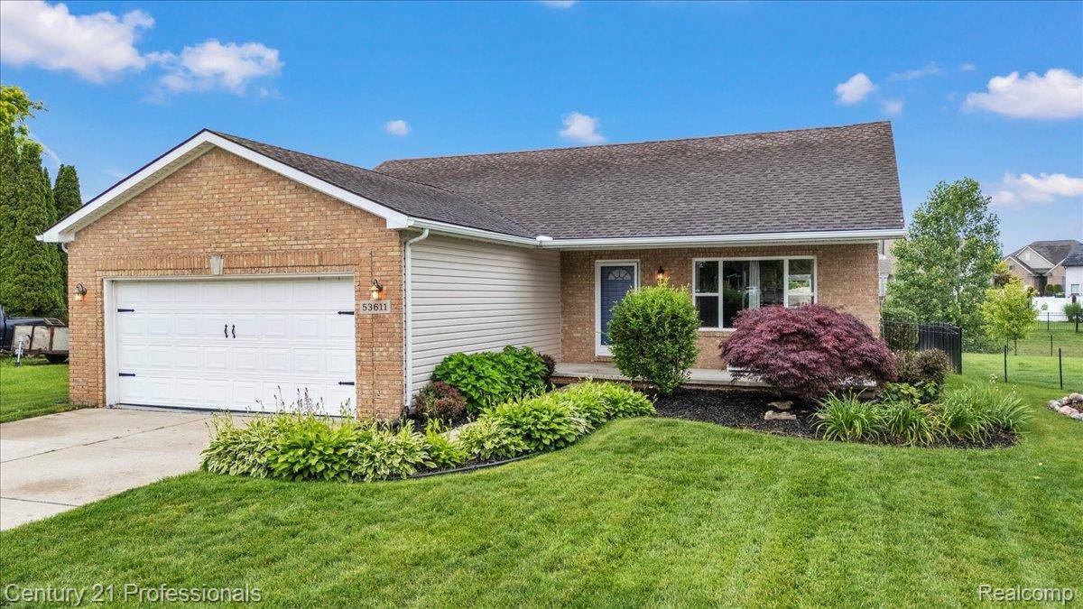 53611 County Line RD, New Baltimore, MI 48047