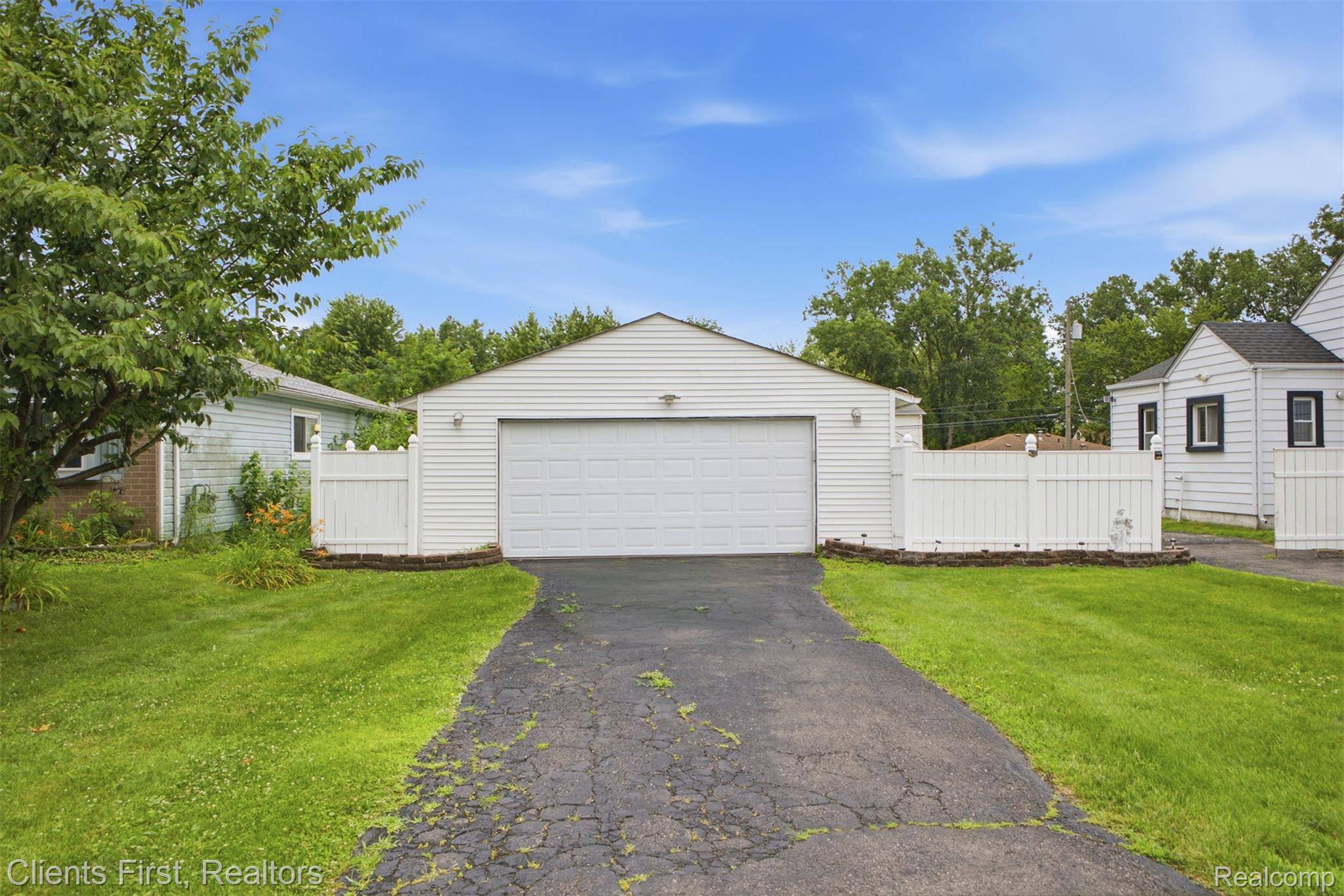 15182 Cooper ST, Taylor, MI 48180