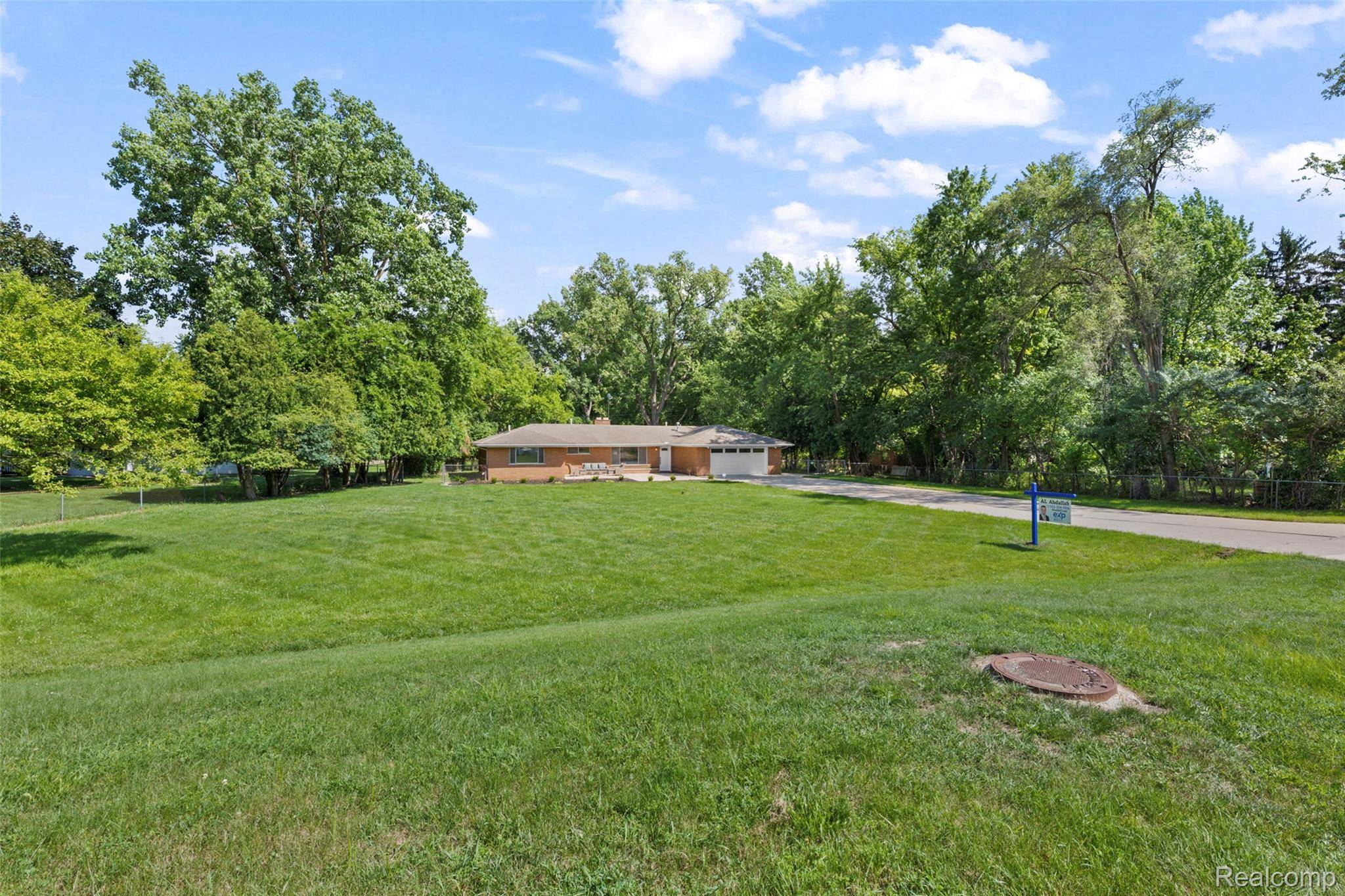 25555 Forestview DR, Southfield, MI 48033