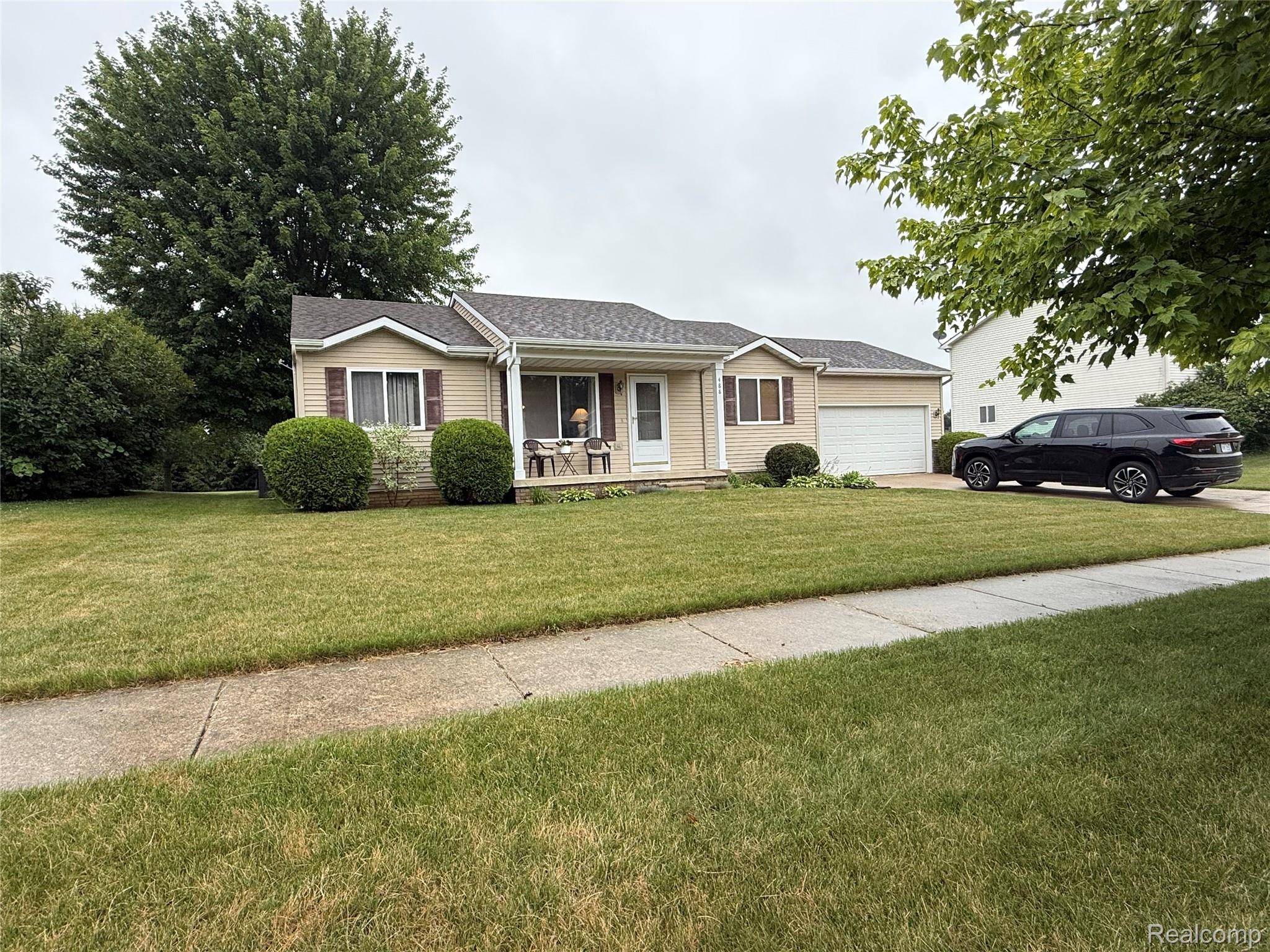 488 Windy BLF, Flushing, MI 48433