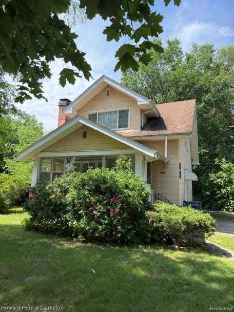 2001 Cartier ST, Flint, MI 48504