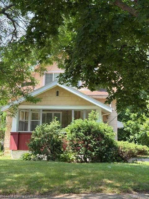 2001 Cartier ST, Flint, MI 48504