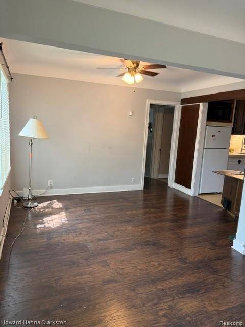 2001 Cartier ST, Flint, MI 48504