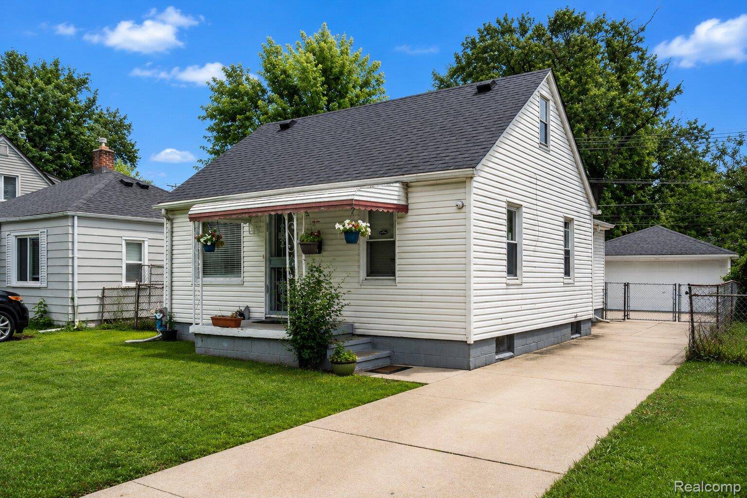 4516 Fleming ST, Dearborn Heights, MI 48125