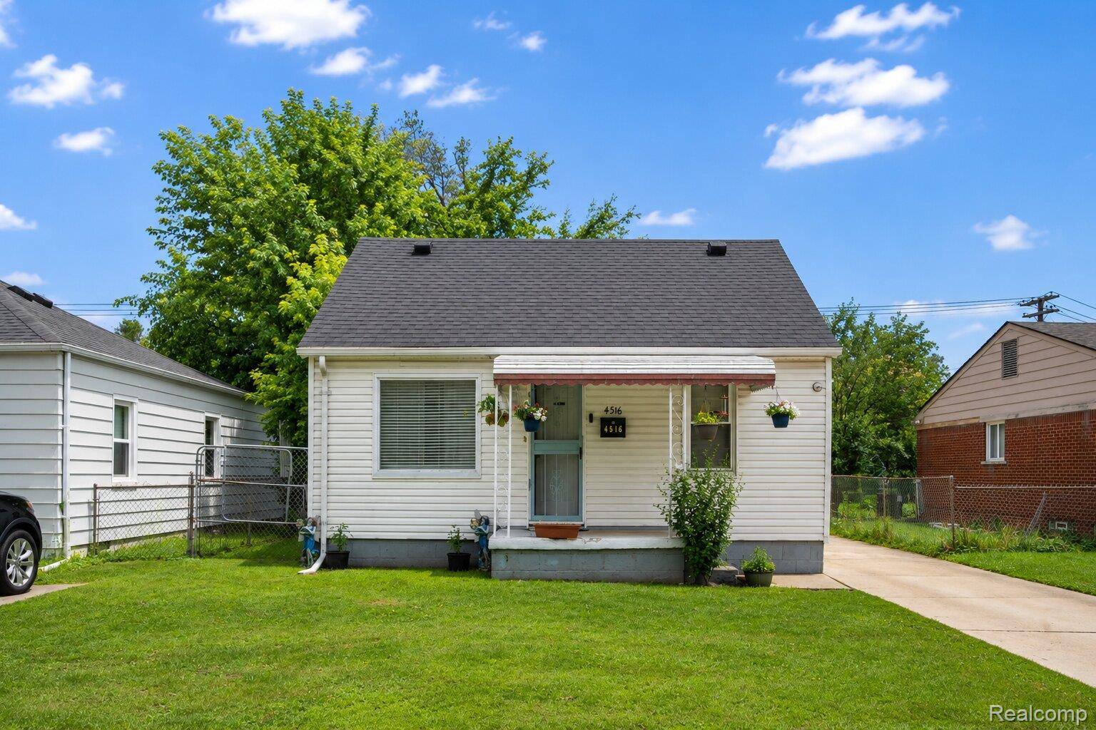4516 Fleming ST, Dearborn Heights, MI 48125
