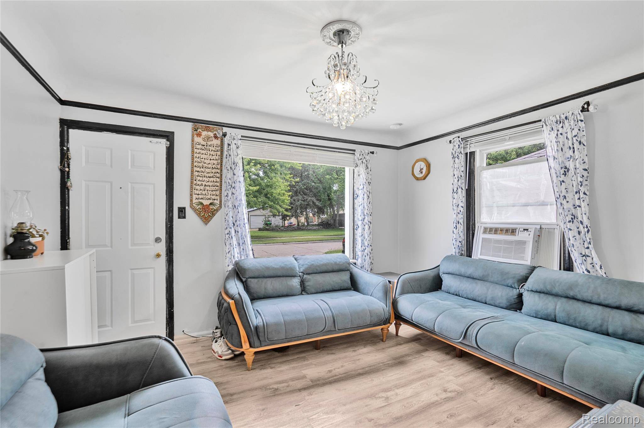 4516 Fleming ST, Dearborn Heights, MI 48125