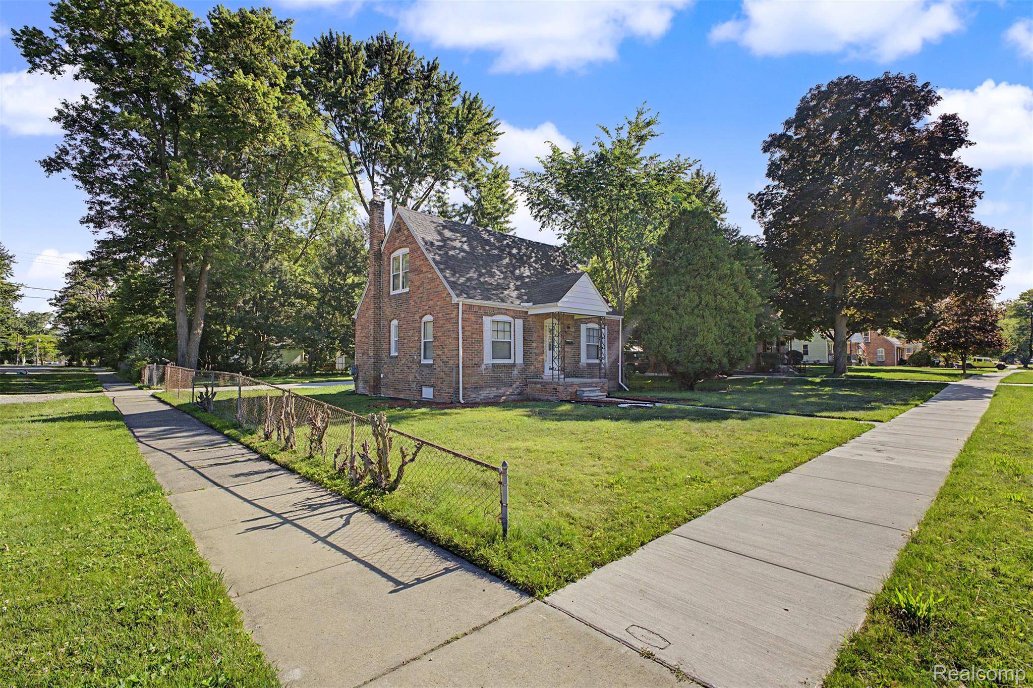31980 Alvin ST, Garden City, MI 48135