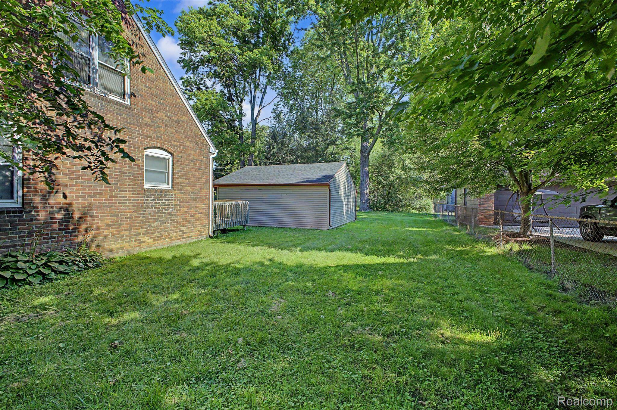 31980 Alvin ST, Garden City, MI 48135