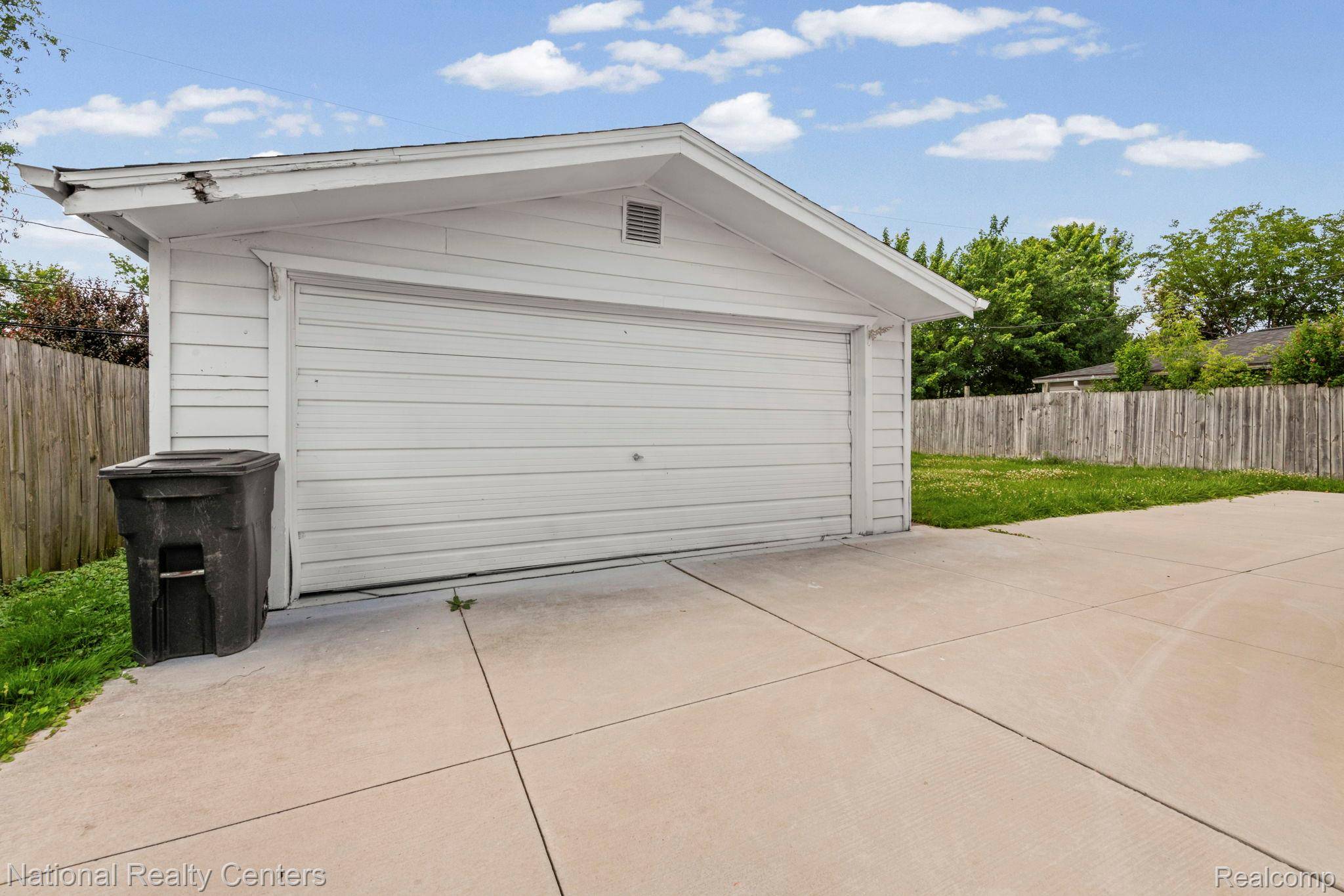 11146 Superior AVE, Warren, MI 48089