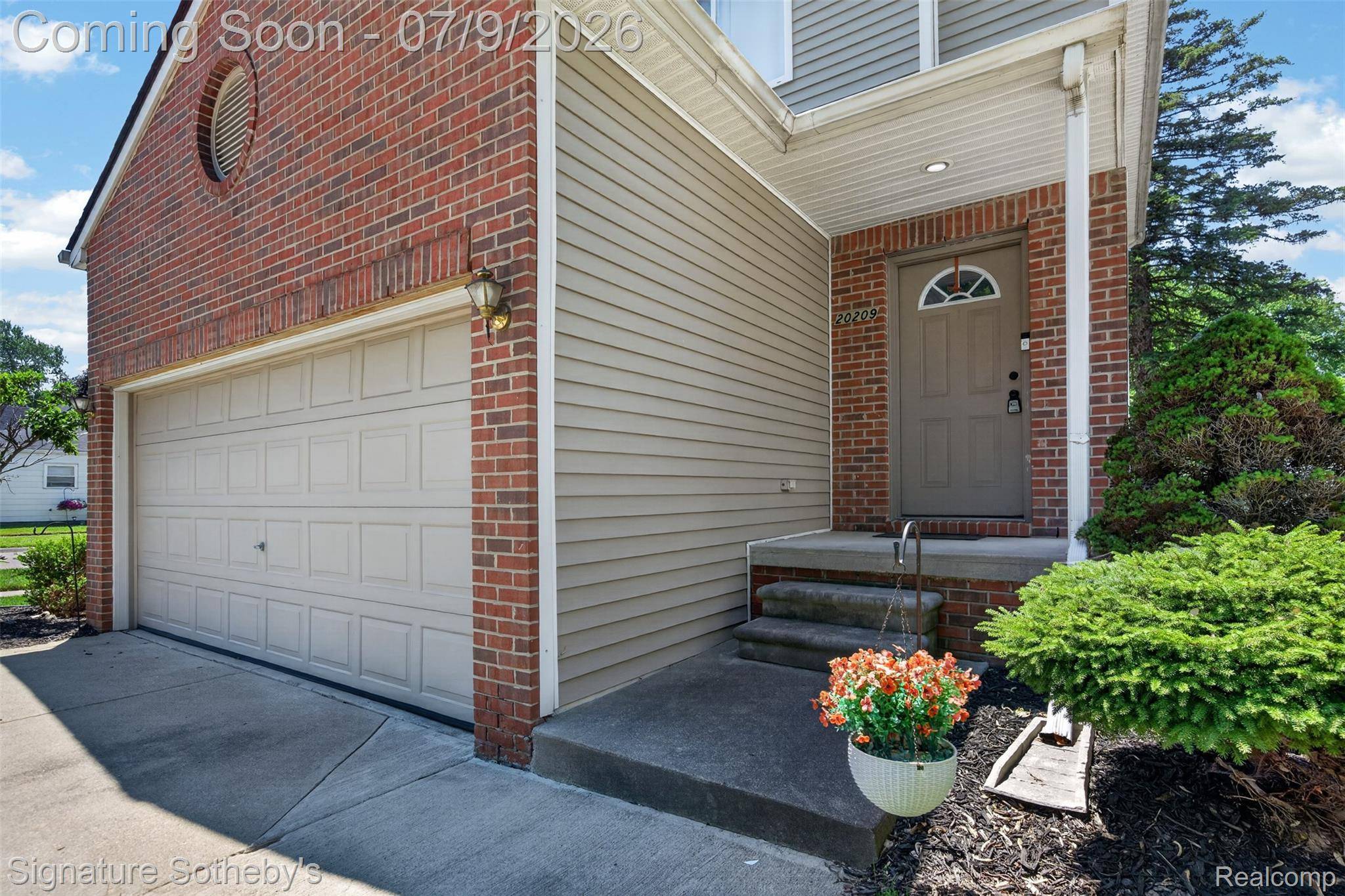 20209 Inkster RD, Livonia, MI 48152