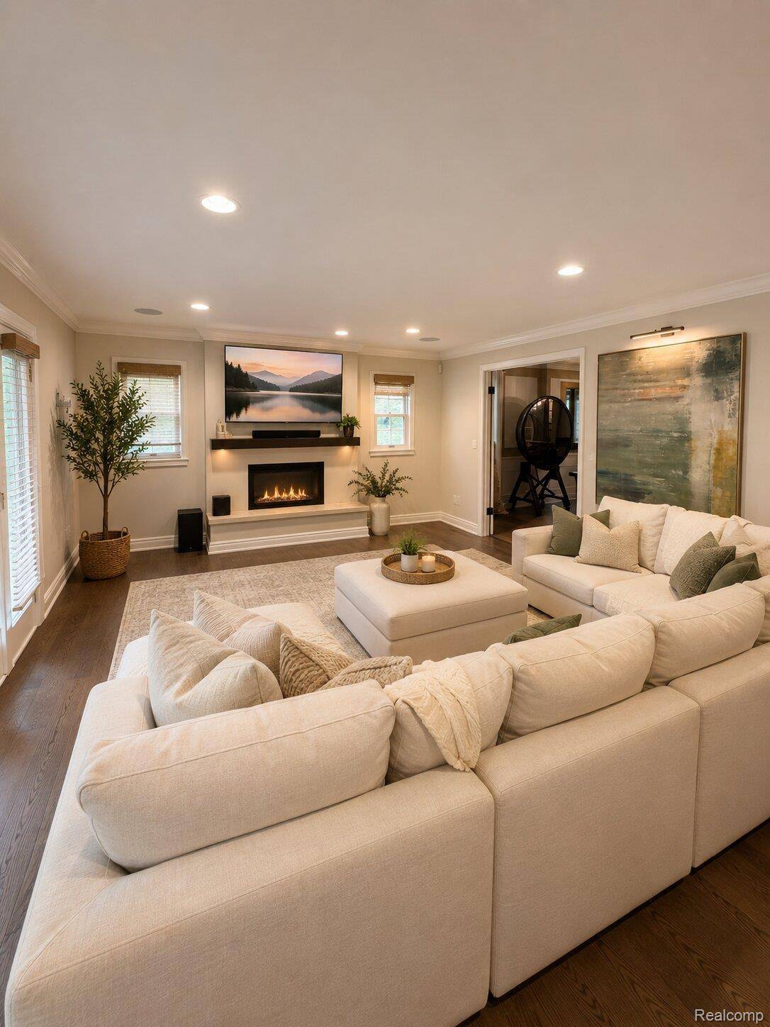 749 Kensington LN, Bloomfield Hills, MI 48304