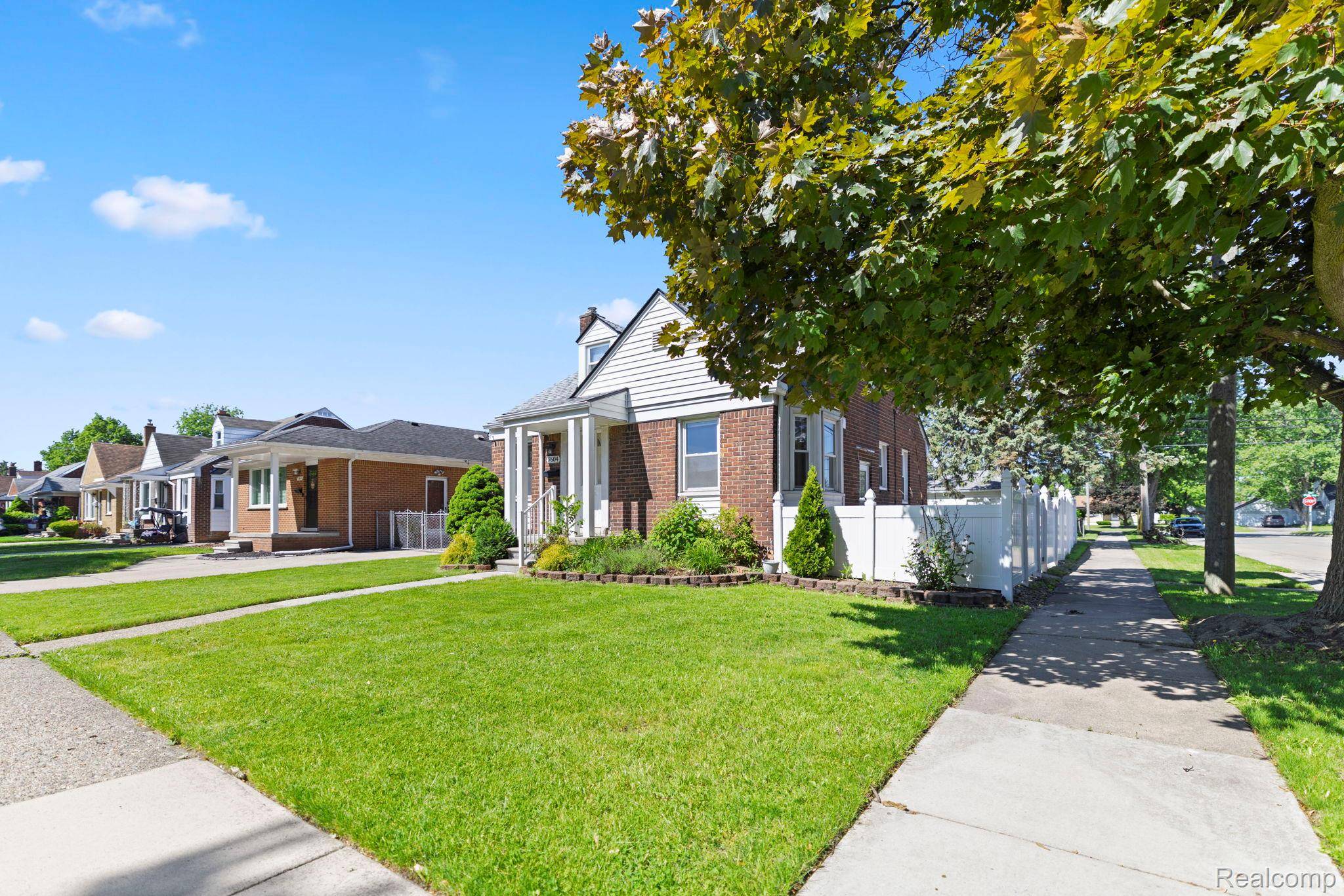 7604 Robinson AVE, Allen Park, MI 48101