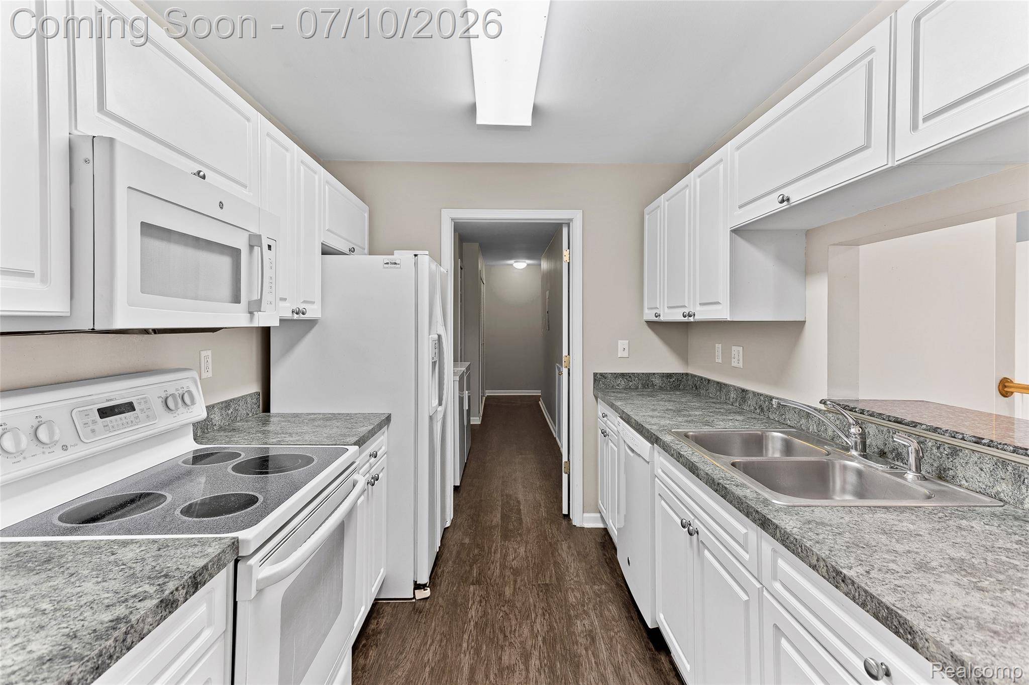 3553 Oakmonte BLVD, Oakland Charter Township, MI 48306