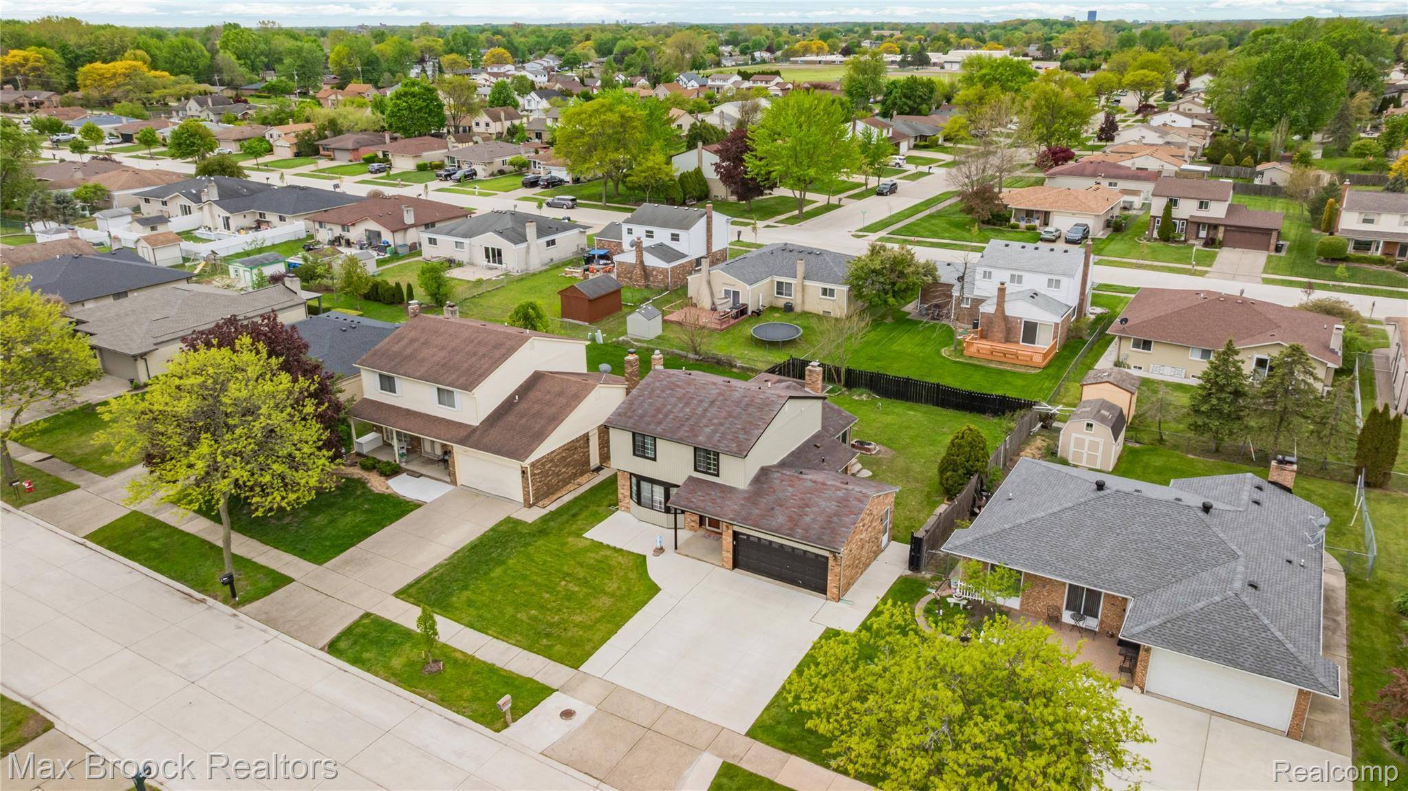 38327 Sleigh DR, Sterling Heights, MI 48310