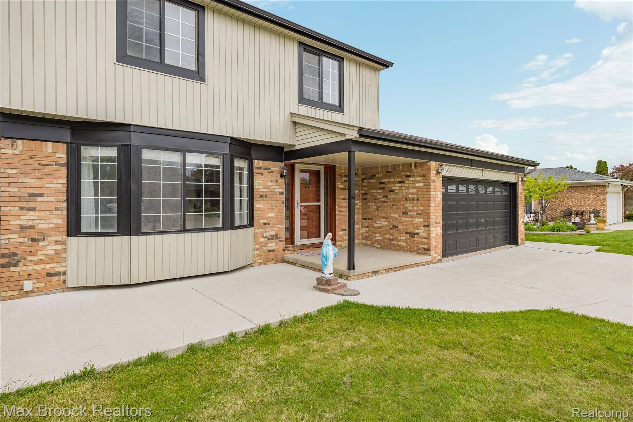 38327 Sleigh DR, Sterling Heights, MI 48310