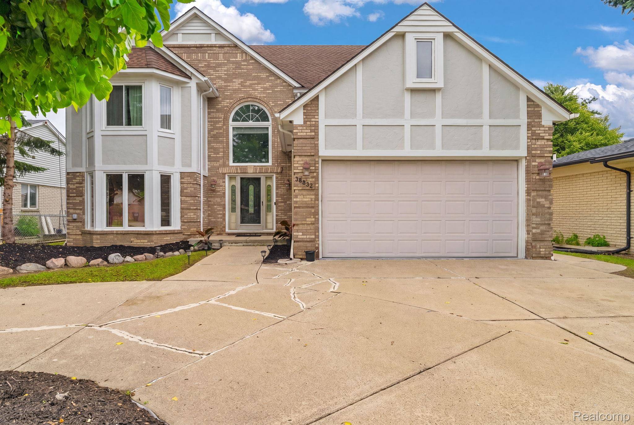 36832 Melbourne DR, Sterling Heights, MI 48312