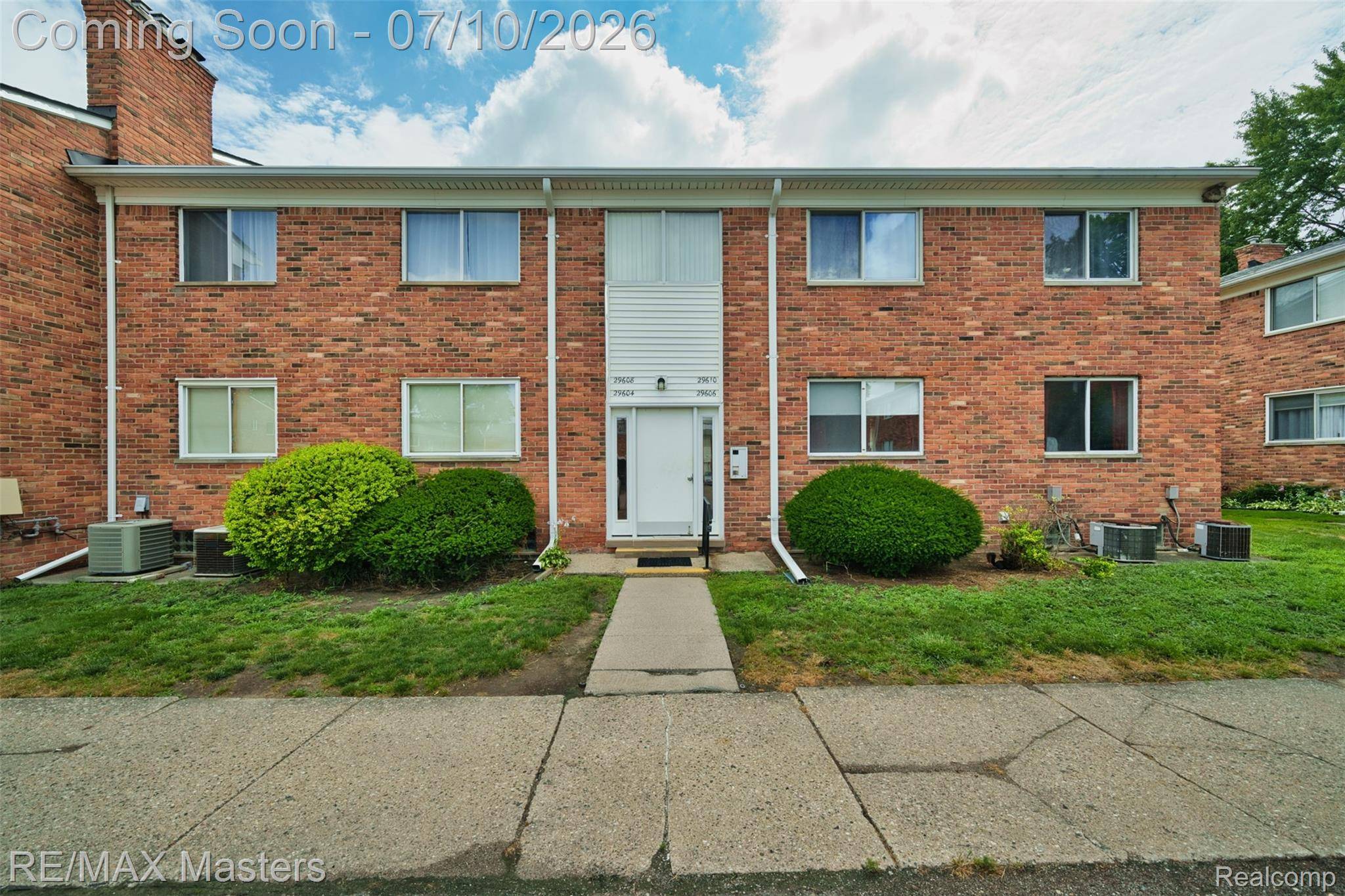 29606 Hoover RD #606, Warren, MI 48093