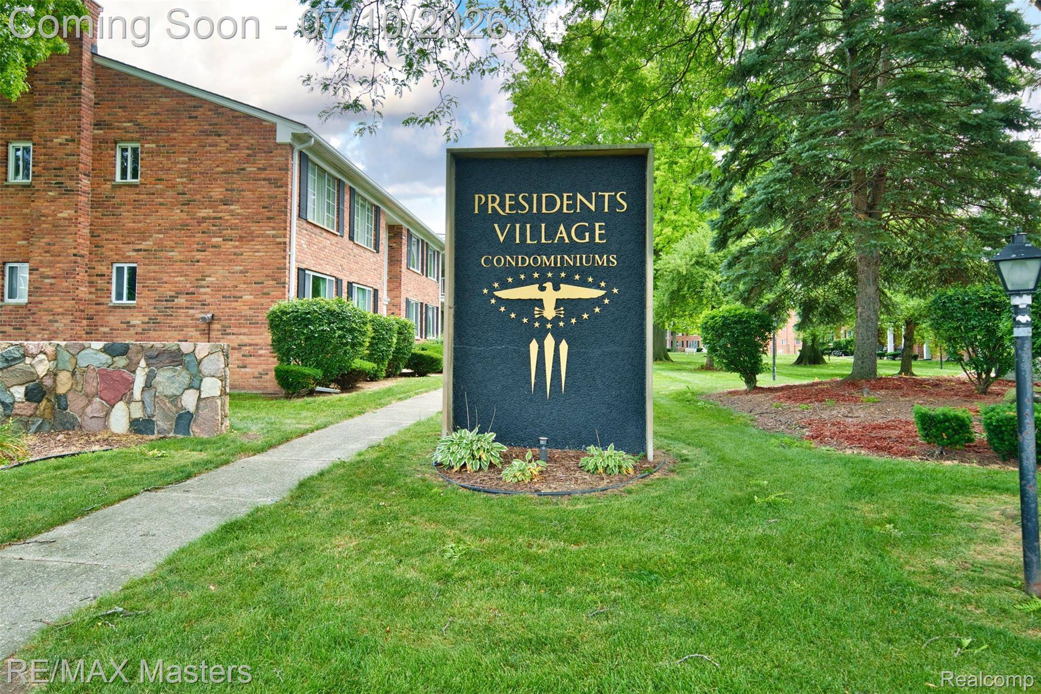 29606 Hoover RD #606, Warren, MI 48093