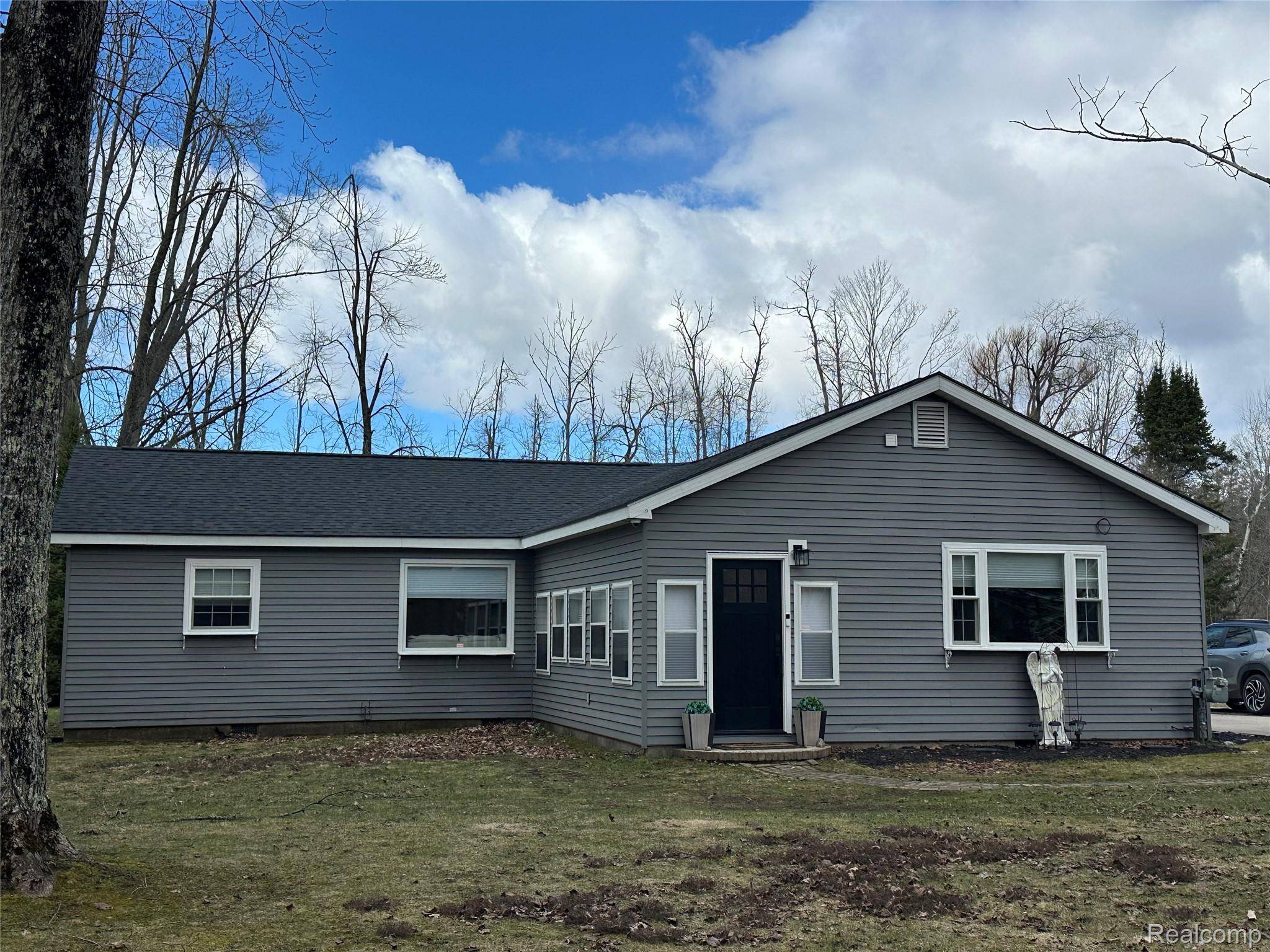 7726 Lake ST, Alanson Village, MI 49706
