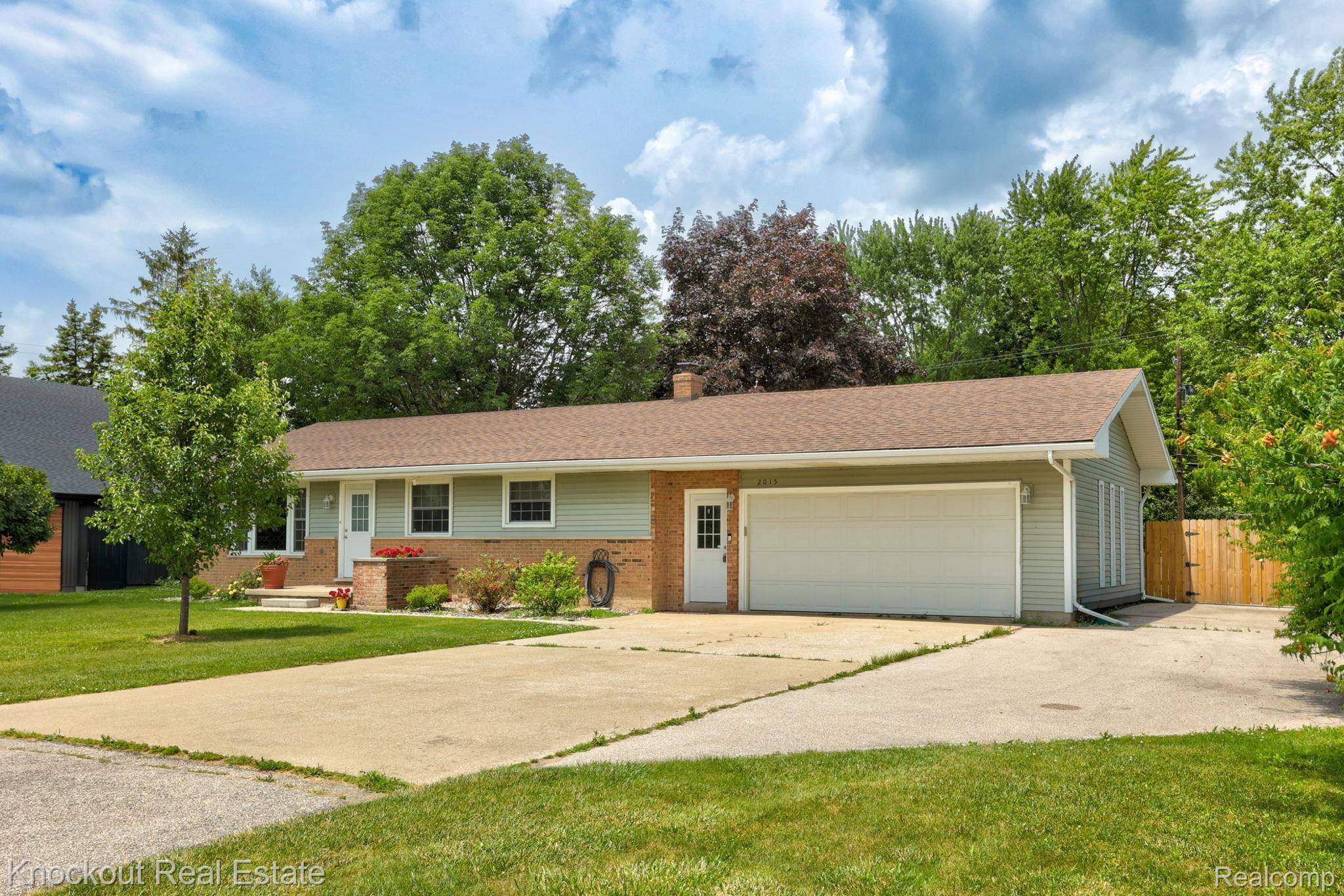2015 Midland RD, Monitor Charter Township, MI 48706