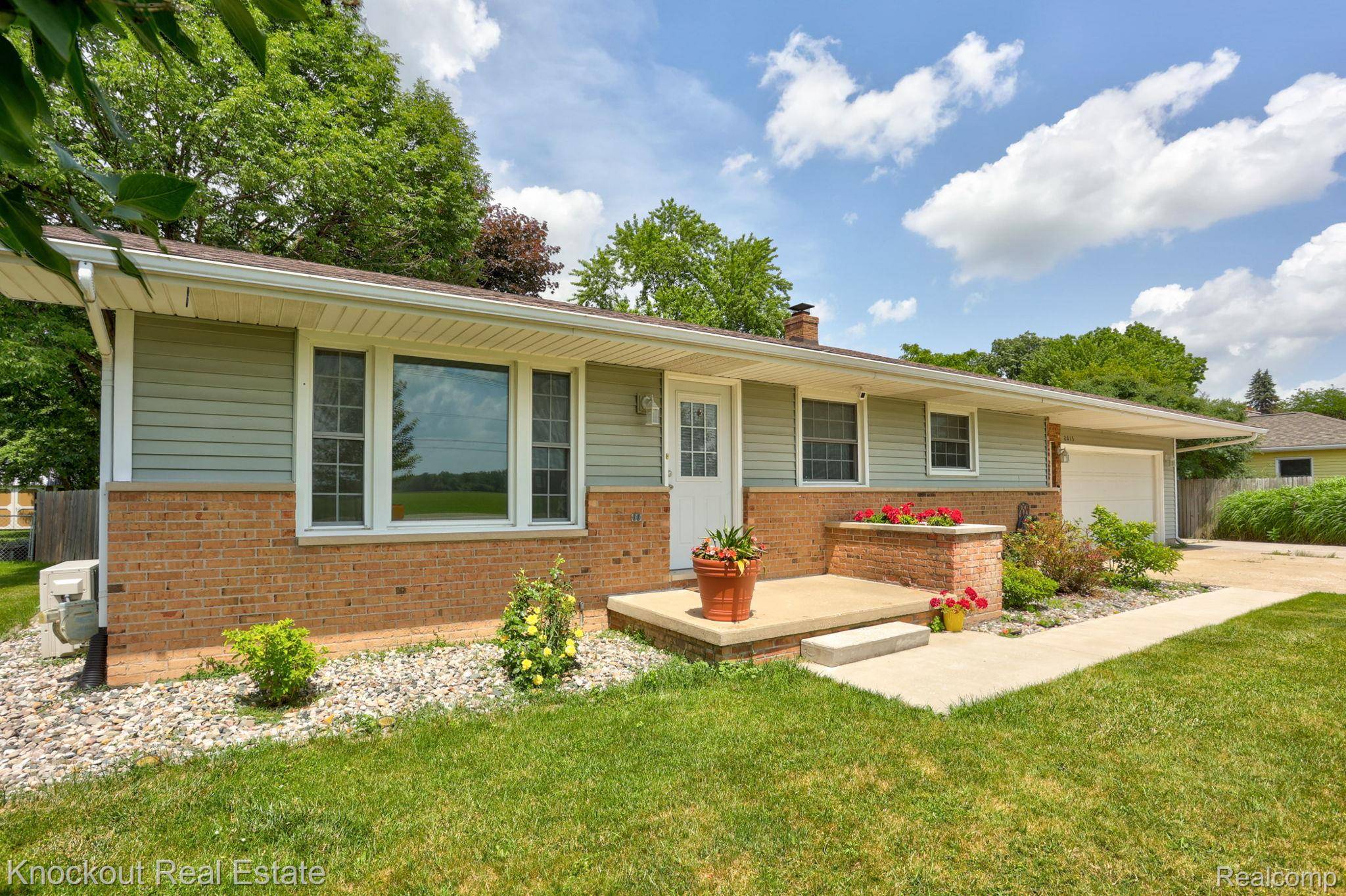 2015 Midland RD, Monitor Charter Township, MI 48706