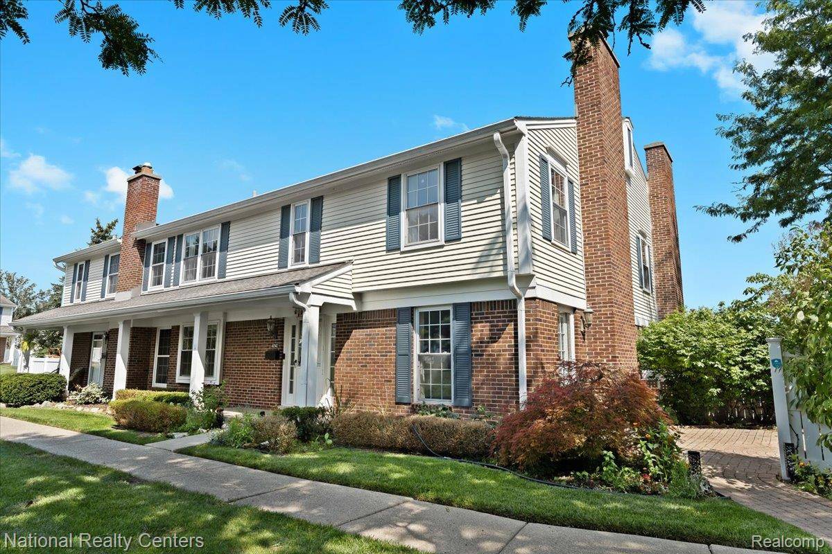 42142 Roscommon ST, Northville, MI 48167