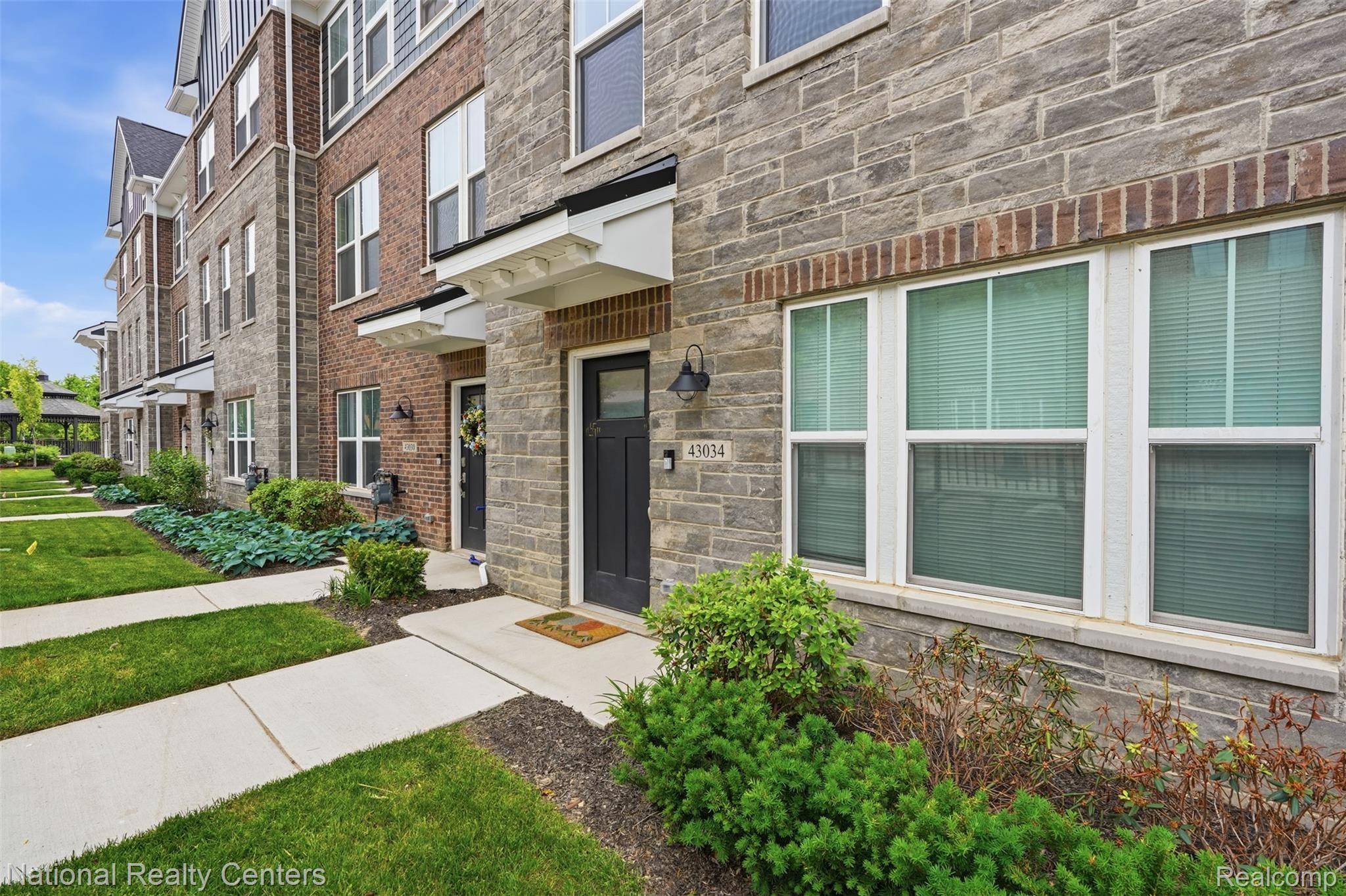 43034 Atwood AVE, Novi, MI 48375
