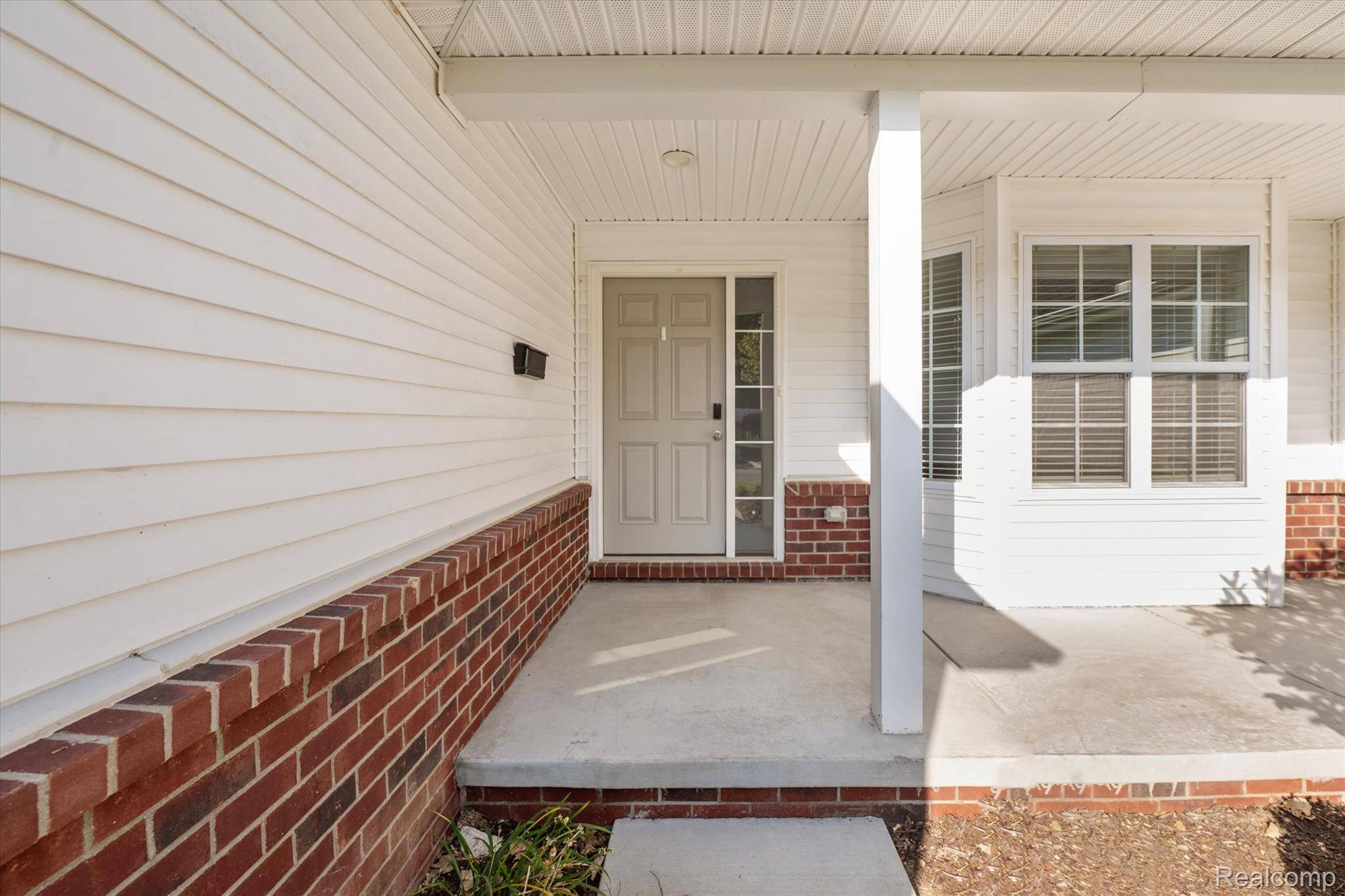 816 Nelsons Ridge DR, Howell, MI 48843