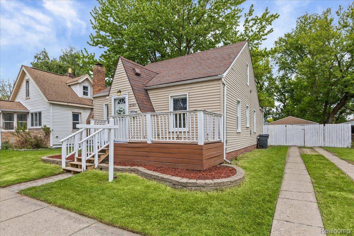 2151 Orchard ST, Ferndale, MI 48220