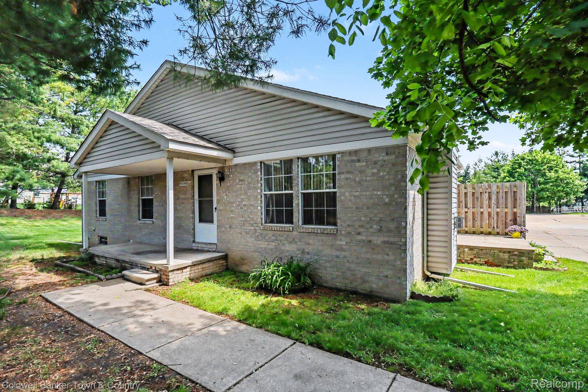 47083 Auburn CT, Shelby Charter Township, MI 48317