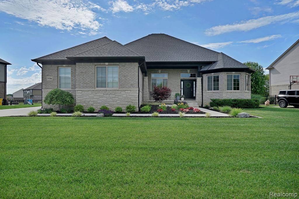 35584 Addison DR, New Baltimore, MI 48047