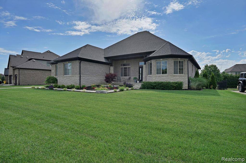 35584 Addison DR, New Baltimore, MI 48047