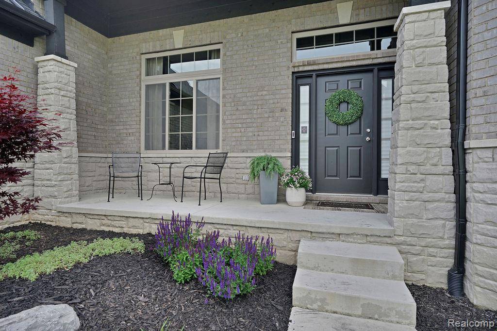 35584 Addison DR, New Baltimore, MI 48047