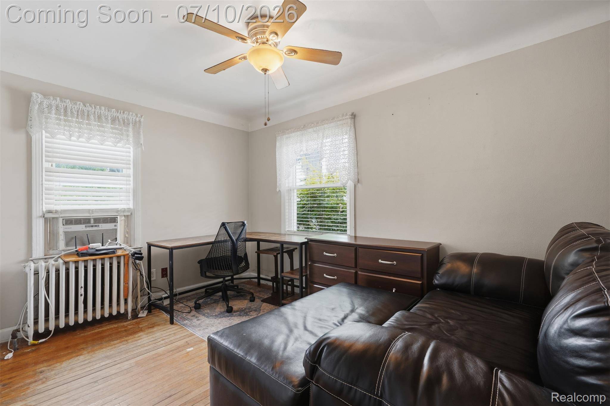 1642 Lathers ST, Garden City, MI 48135