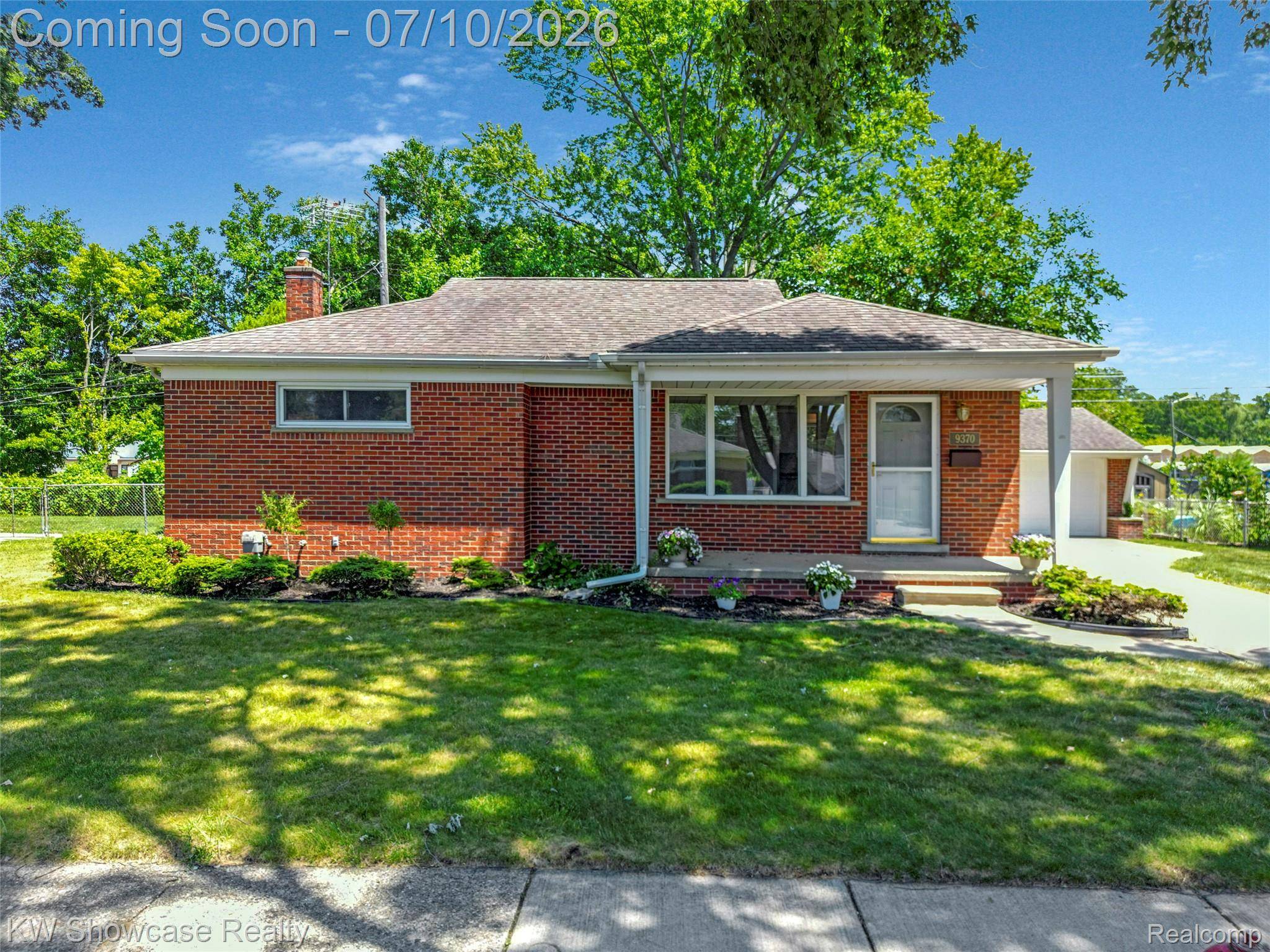 9370 Gillman ST, Livonia, MI 48150