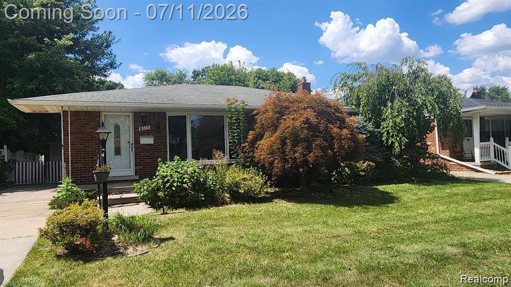 8315 Arnold ST, Dearborn Heights, MI 48127