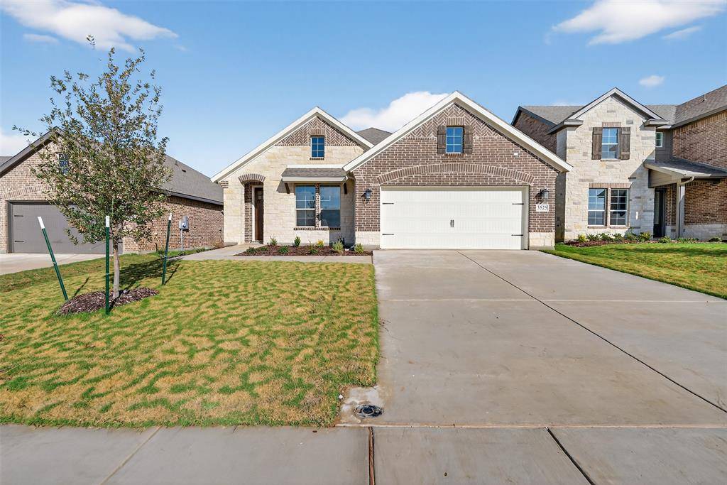 3525 Helena Street, Gainesville, TX 76240