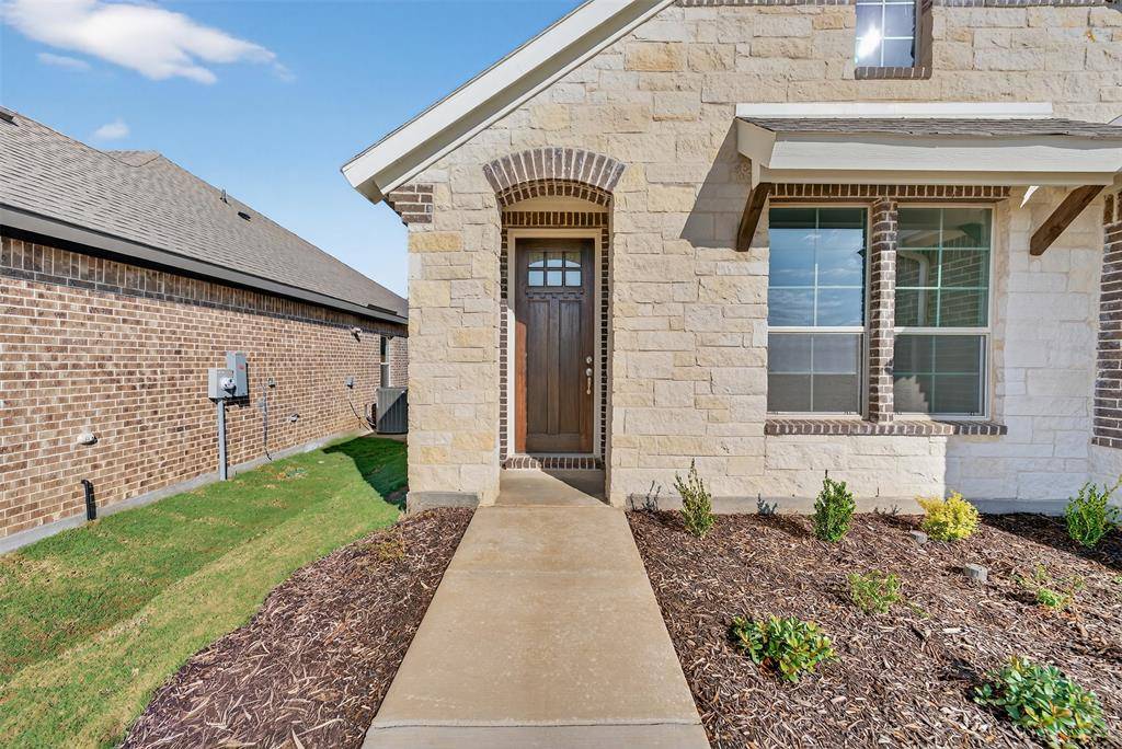 3525 Helena Street, Gainesville, TX 76240