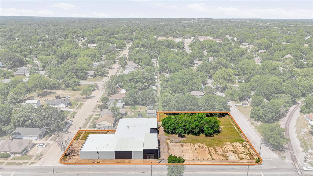 613 S Armstrong Avenue, Denison, TX 75020