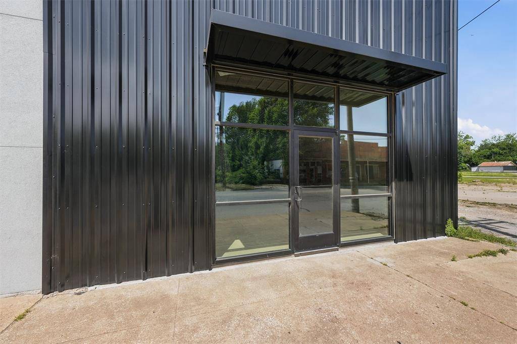 613 S Armstrong Avenue, Denison, TX 75020