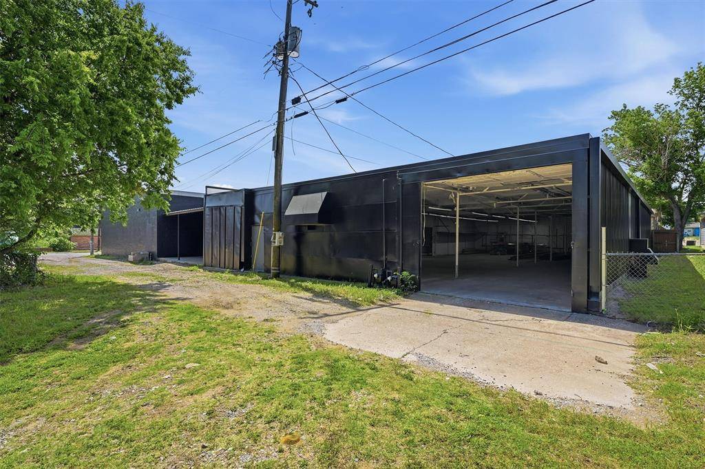 613 S Armstrong Avenue, Denison, TX 75020