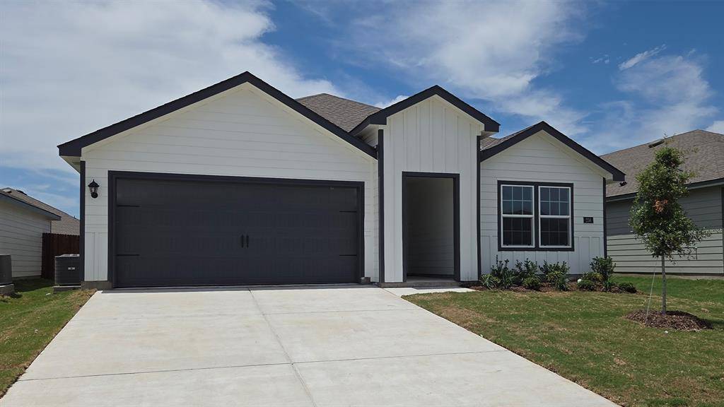 236 Whispering Pine Drive, Royse City, TX 75189