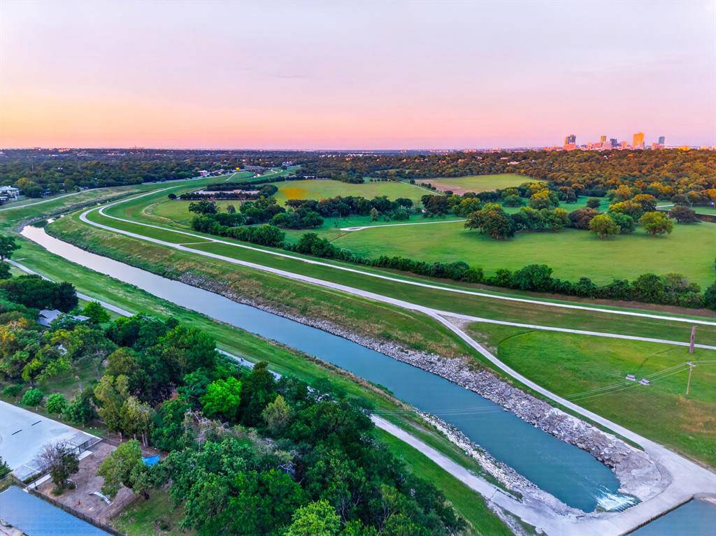 501 Nursery Lane, Fort Worth, TX 76114