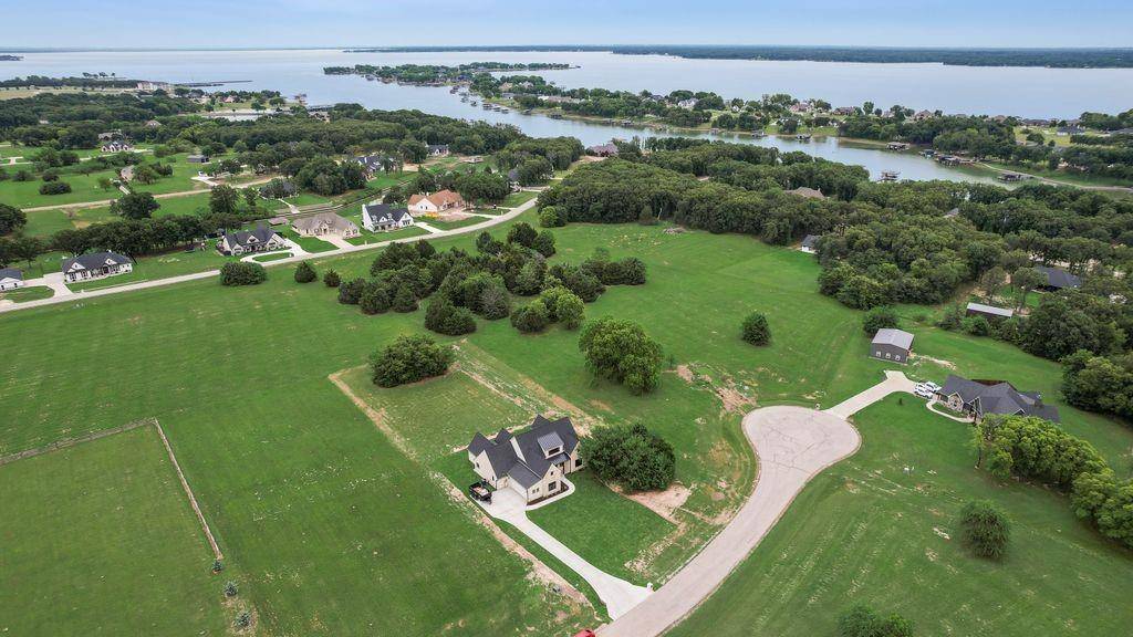 209 Waverunner Court, Corsicana, TX 75109