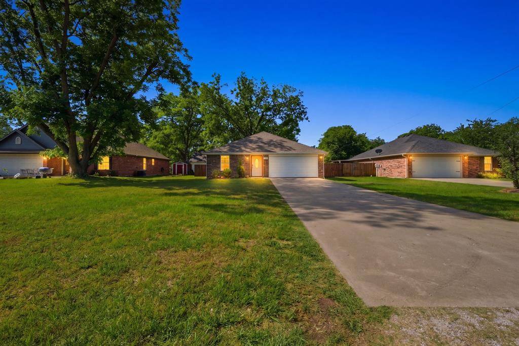 402 Robertson Street, Collinsville, TX 76233
