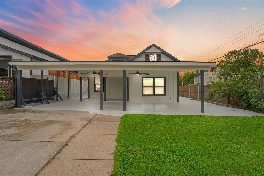 300 Steinman Avenue, Dallas, TX 75203