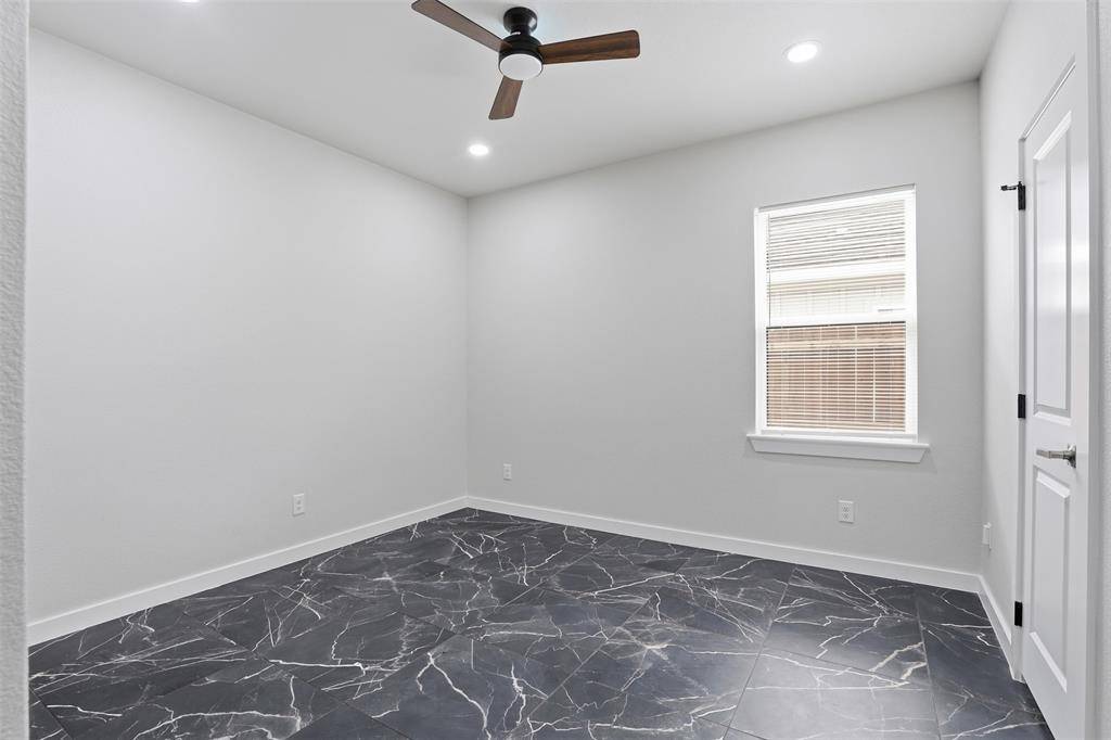 544 Highview Court, Godley, TX 76044