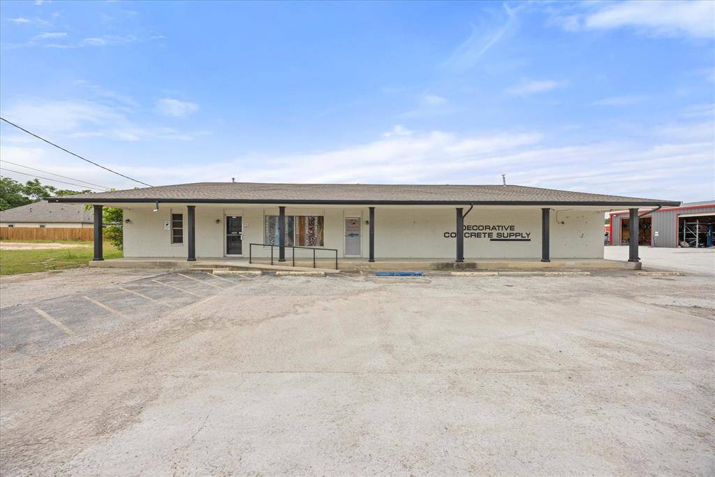 1409 Barnard Street, Glen Rose, TX 76043